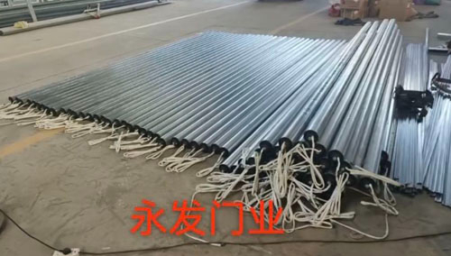 活動(dòng)垂壁生產(chǎn)車(chē)間